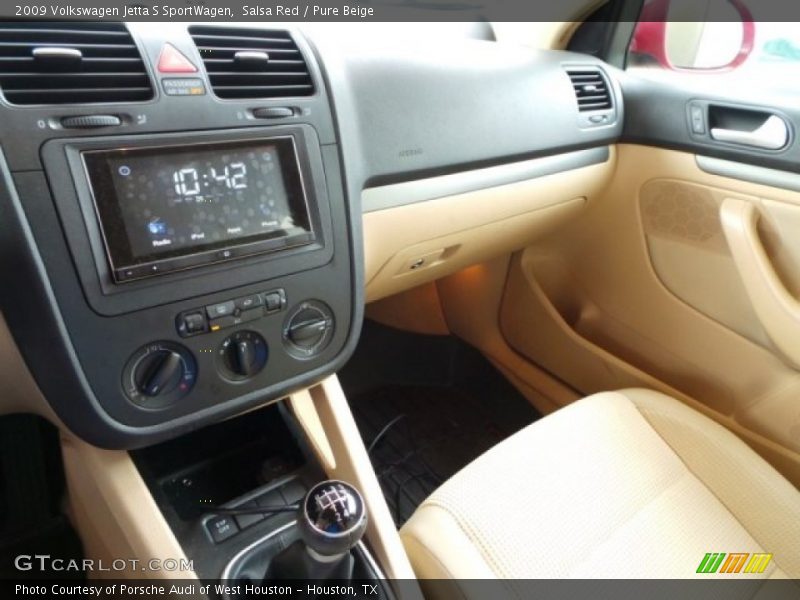 Salsa Red / Pure Beige 2009 Volkswagen Jetta S SportWagen
