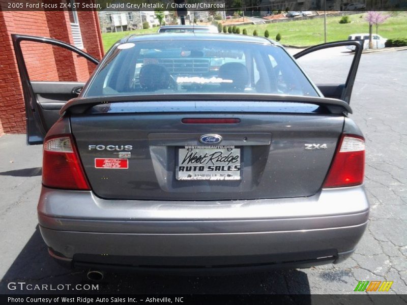 Liquid Grey Metallic / Charcoal/Charcoal 2005 Ford Focus ZX4 ST Sedan