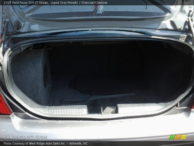 Liquid Grey Metallic / Charcoal/Charcoal 2005 Ford Focus ZX4 ST Sedan