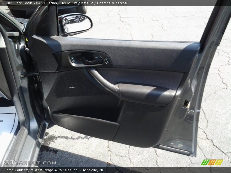 Liquid Grey Metallic / Charcoal/Charcoal 2005 Ford Focus ZX4 ST Sedan