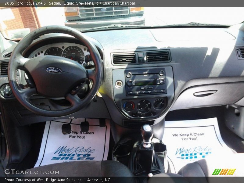 Liquid Grey Metallic / Charcoal/Charcoal 2005 Ford Focus ZX4 ST Sedan
