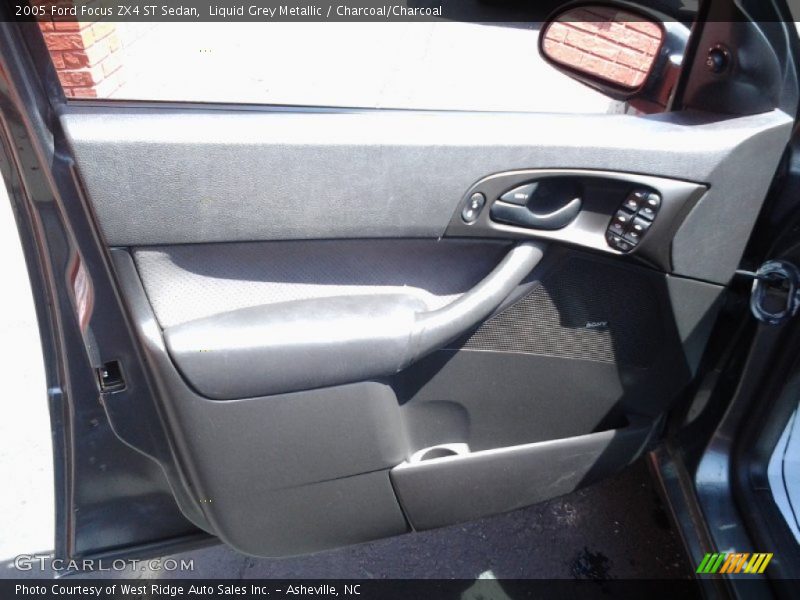 Liquid Grey Metallic / Charcoal/Charcoal 2005 Ford Focus ZX4 ST Sedan
