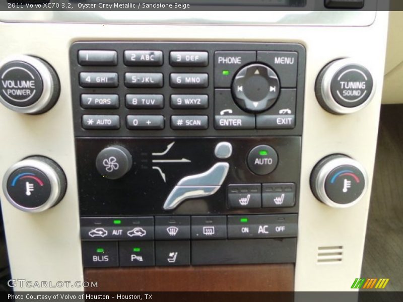 Oyster Grey Metallic / Sandstone Beige 2011 Volvo XC70 3.2