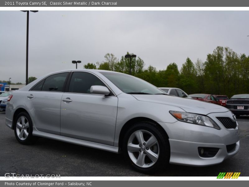 Classic Silver Metallic / Dark Charcoal 2011 Toyota Camry SE