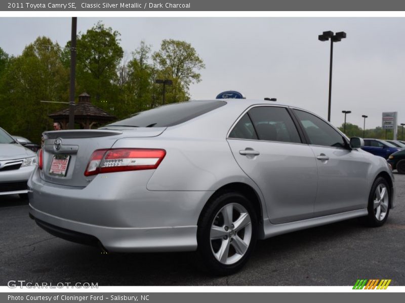Classic Silver Metallic / Dark Charcoal 2011 Toyota Camry SE