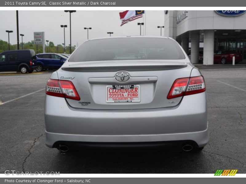 Classic Silver Metallic / Dark Charcoal 2011 Toyota Camry SE