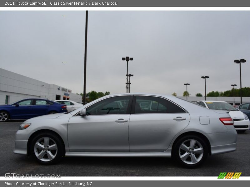 Classic Silver Metallic / Dark Charcoal 2011 Toyota Camry SE