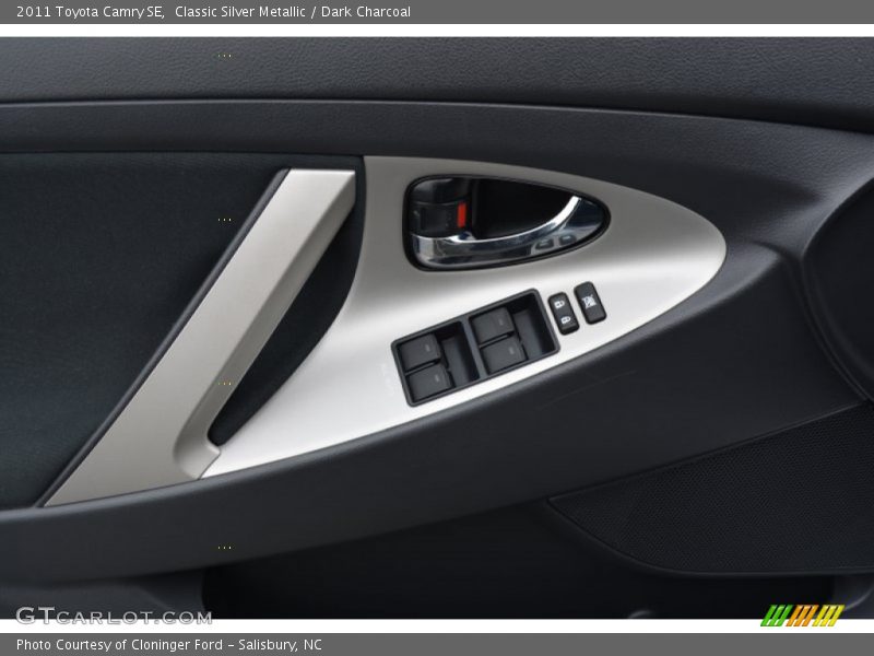 Classic Silver Metallic / Dark Charcoal 2011 Toyota Camry SE