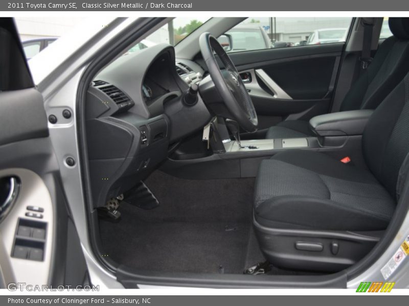 Classic Silver Metallic / Dark Charcoal 2011 Toyota Camry SE
