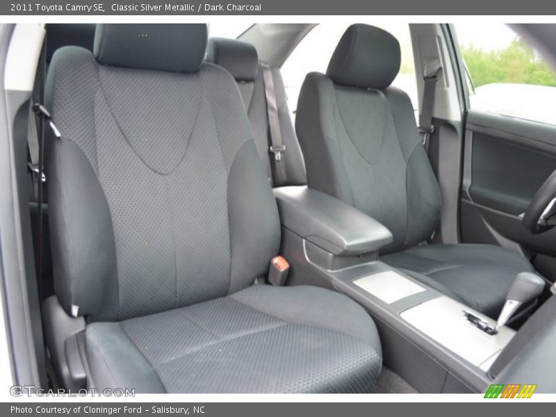 Classic Silver Metallic / Dark Charcoal 2011 Toyota Camry SE
