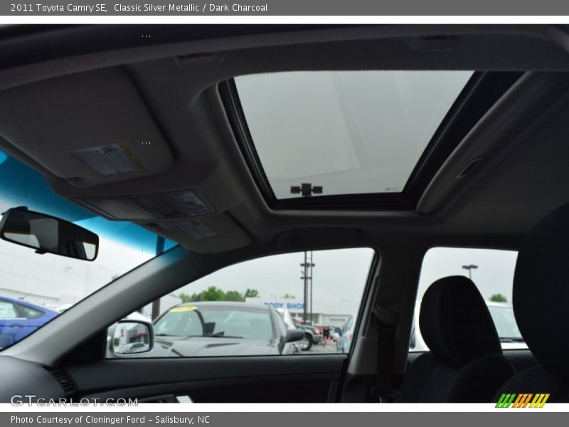 Classic Silver Metallic / Dark Charcoal 2011 Toyota Camry SE