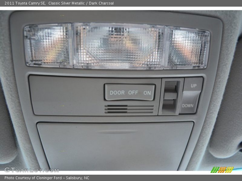 Classic Silver Metallic / Dark Charcoal 2011 Toyota Camry SE