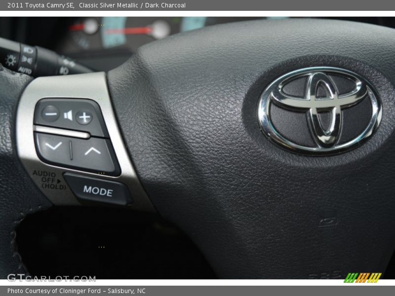 Classic Silver Metallic / Dark Charcoal 2011 Toyota Camry SE