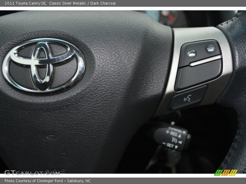 Classic Silver Metallic / Dark Charcoal 2011 Toyota Camry SE
