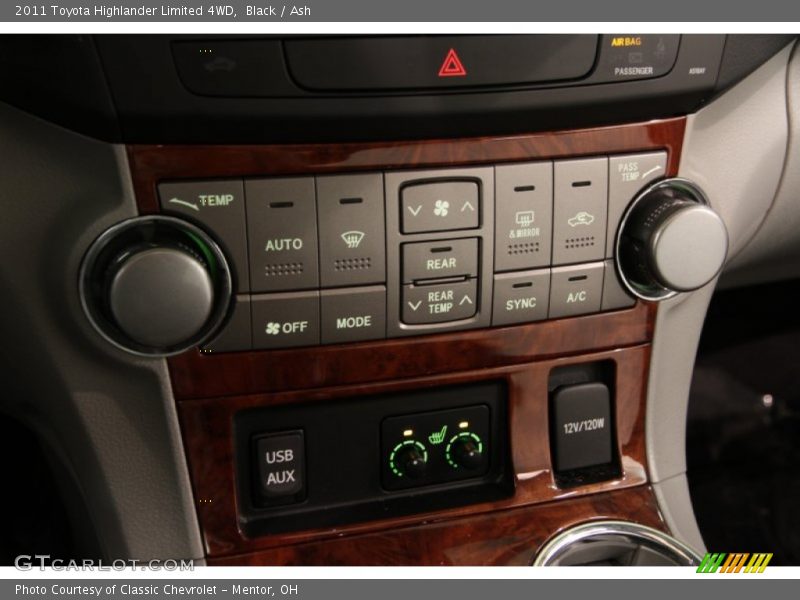 Black / Ash 2011 Toyota Highlander Limited 4WD
