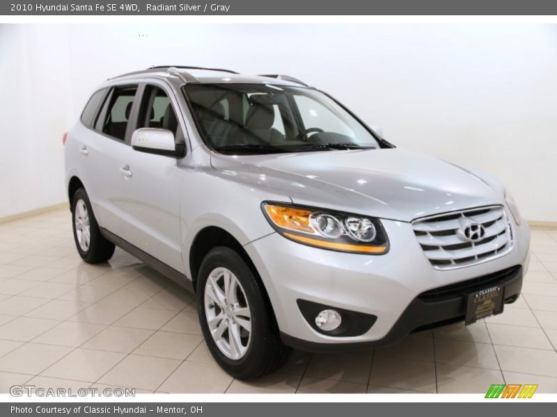 Radiant Silver / Gray 2010 Hyundai Santa Fe SE 4WD