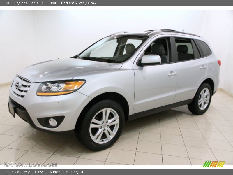 Radiant Silver / Gray 2010 Hyundai Santa Fe SE 4WD