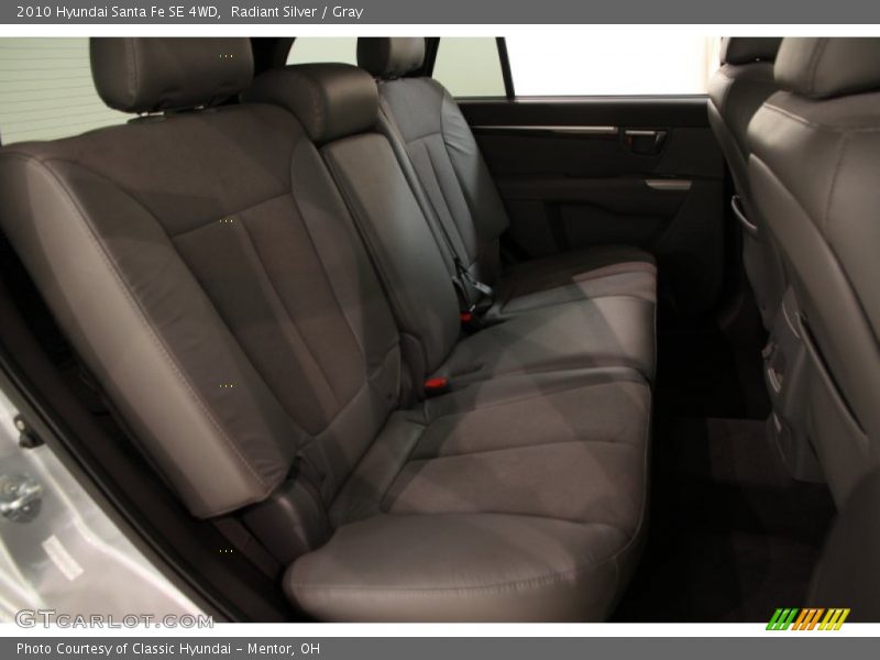 Radiant Silver / Gray 2010 Hyundai Santa Fe SE 4WD