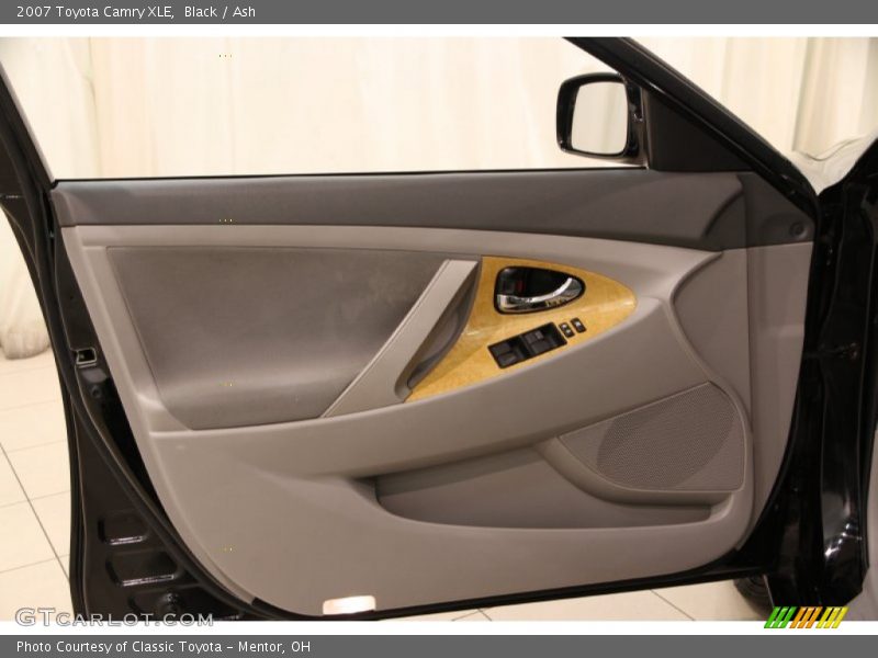 Black / Ash 2007 Toyota Camry XLE