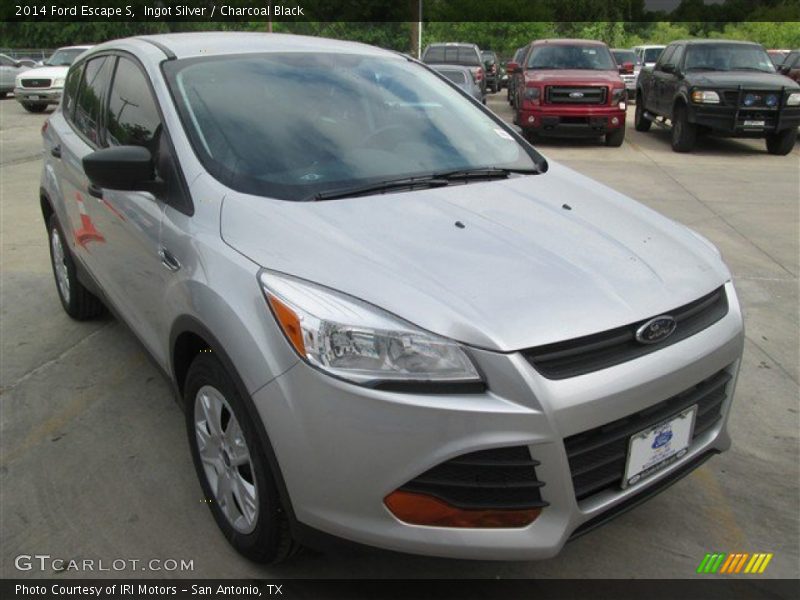 Ingot Silver / Charcoal Black 2014 Ford Escape S