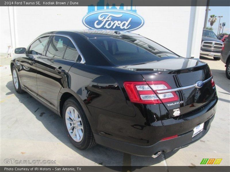Kodiak Brown / Dune 2014 Ford Taurus SE