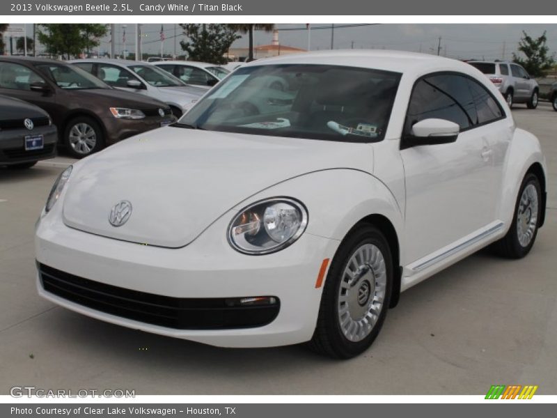 Candy White / Titan Black 2013 Volkswagen Beetle 2.5L