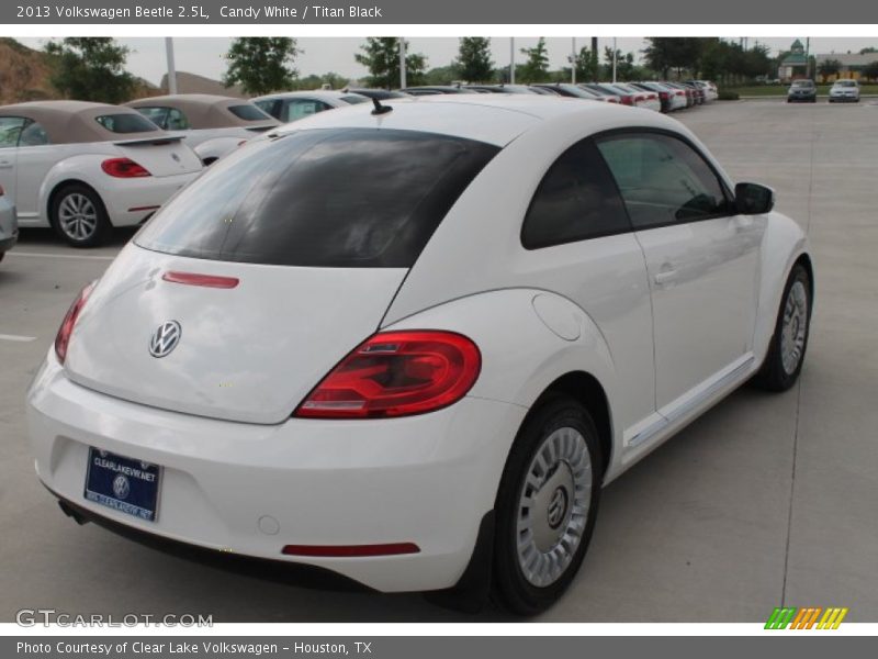 Candy White / Titan Black 2013 Volkswagen Beetle 2.5L