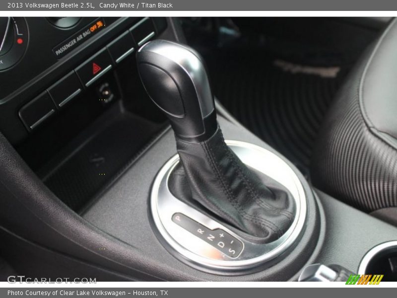 Candy White / Titan Black 2013 Volkswagen Beetle 2.5L