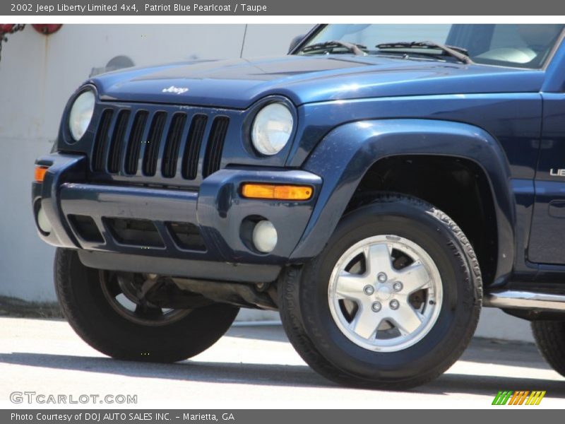 Patriot Blue Pearlcoat / Taupe 2002 Jeep Liberty Limited 4x4