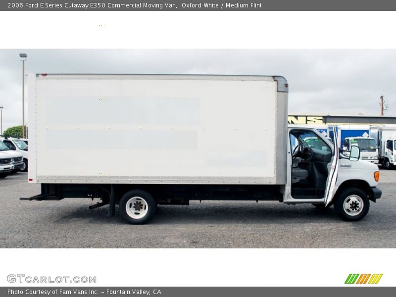 Oxford White / Medium Flint 2006 Ford E Series Cutaway E350 Commercial Moving Van