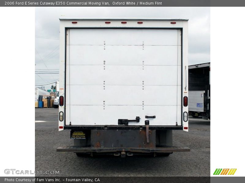 Oxford White / Medium Flint 2006 Ford E Series Cutaway E350 Commercial Moving Van