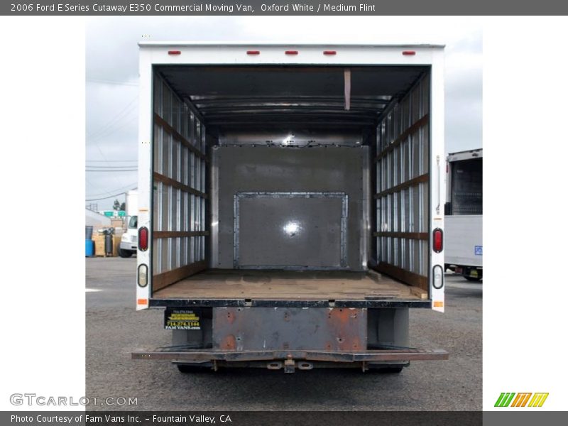 Oxford White / Medium Flint 2006 Ford E Series Cutaway E350 Commercial Moving Van