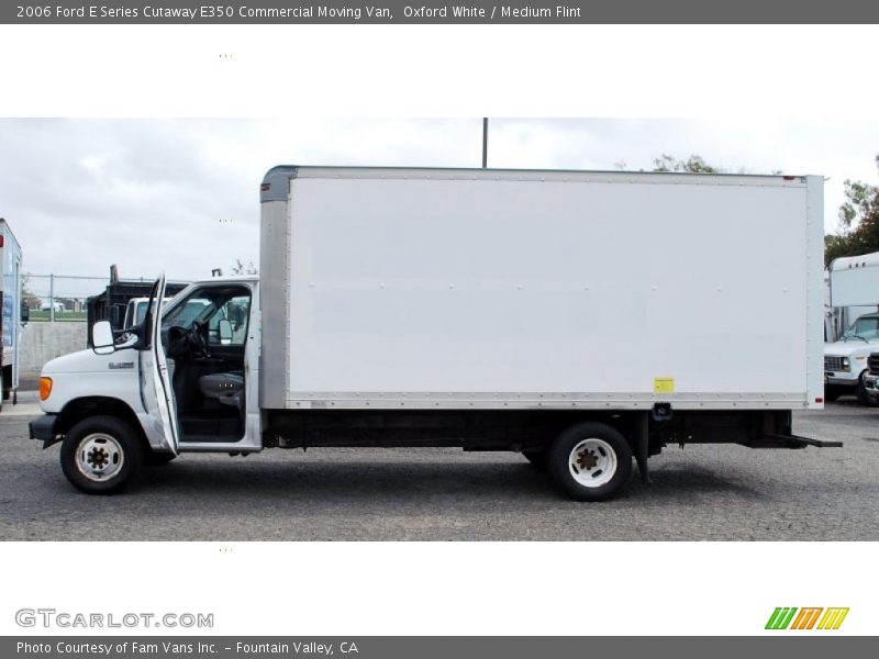 Oxford White / Medium Flint 2006 Ford E Series Cutaway E350 Commercial Moving Van