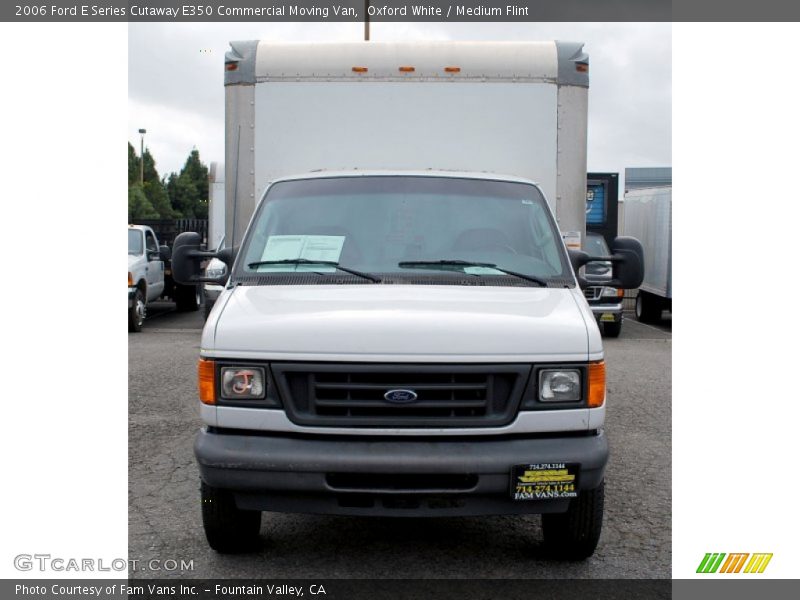 Oxford White / Medium Flint 2006 Ford E Series Cutaway E350 Commercial Moving Van