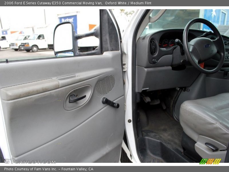 Oxford White / Medium Flint 2006 Ford E Series Cutaway E350 Commercial Moving Van