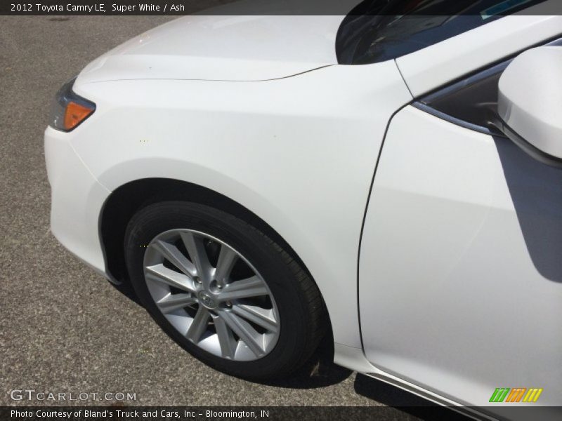 Super White / Ash 2012 Toyota Camry LE