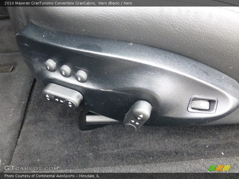 Controls of 2010 GranTurismo Convertible GranCabrio