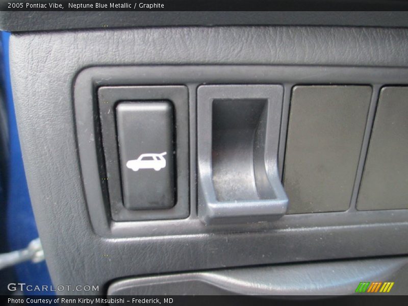 Neptune Blue Metallic / Graphite 2005 Pontiac Vibe