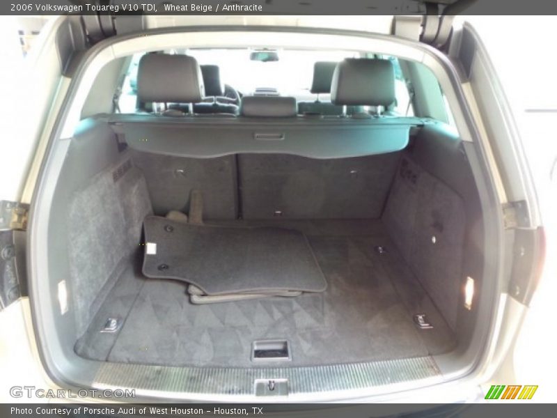 Wheat Beige / Anthracite 2006 Volkswagen Touareg V10 TDI