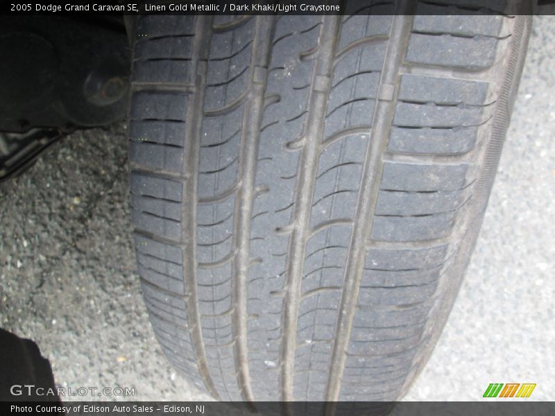Linen Gold Metallic / Dark Khaki/Light Graystone 2005 Dodge Grand Caravan SE