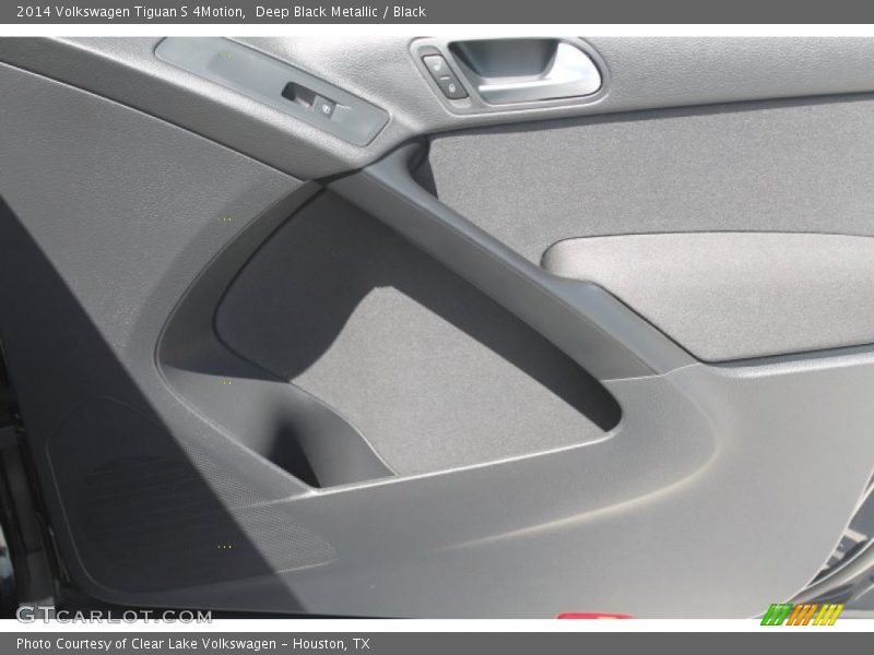 Deep Black Metallic / Black 2014 Volkswagen Tiguan S 4Motion