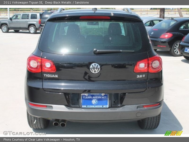 Deep Black Metallic / Sandstone 2011 Volkswagen Tiguan SE