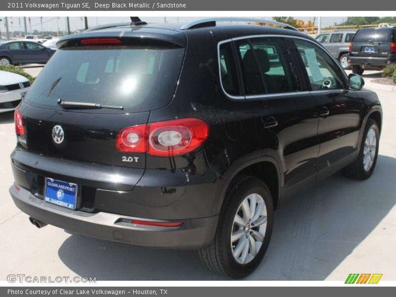 Deep Black Metallic / Sandstone 2011 Volkswagen Tiguan SE