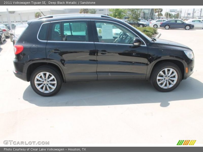 Deep Black Metallic / Sandstone 2011 Volkswagen Tiguan SE