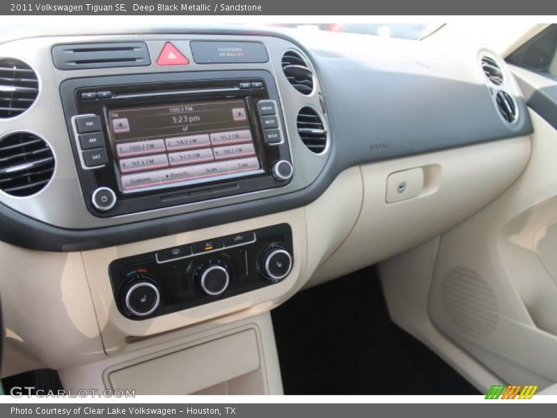 Deep Black Metallic / Sandstone 2011 Volkswagen Tiguan SE