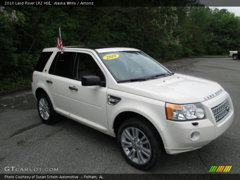 Front 3/4 View of 2010 LR2 HSE