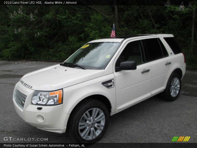  2010 LR2 HSE Alaska White