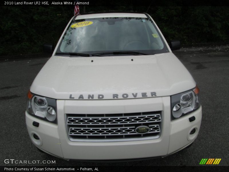  2010 LR2 HSE Alaska White