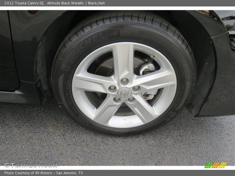 Attitude Black Metallic / Black/Ash 2012 Toyota Camry SE
