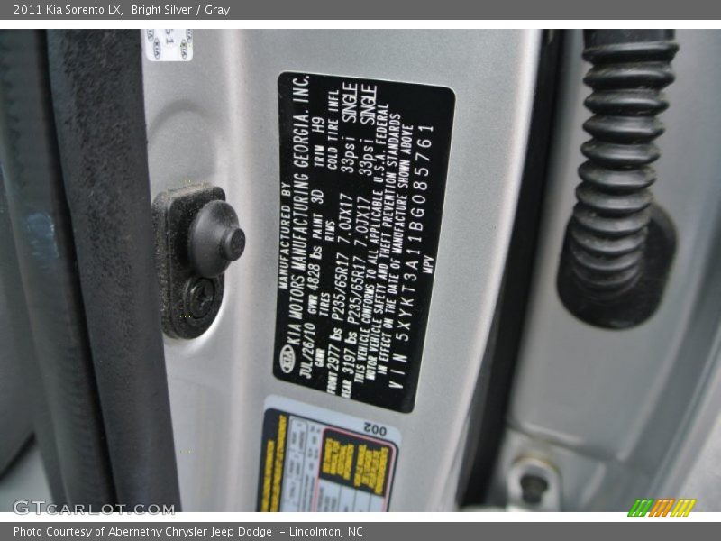 Bright Silver / Gray 2011 Kia Sorento LX